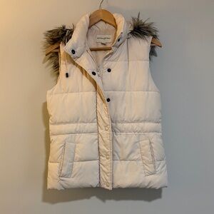 Banana Republic Cream Puffer Vest with Faux Fur Trim